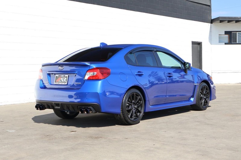 Subaru WRX Vehicle Full-screen Gallery Image 05