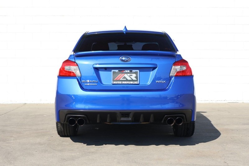 Subaru WRX Vehicle Full-screen Gallery Image 06