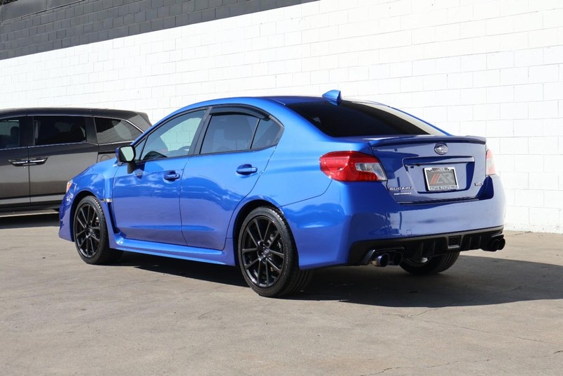 Subaru WRX Vehicle Full-screen Gallery Image 10
