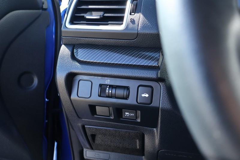 Subaru WRX Vehicle Full-screen Gallery Image 18