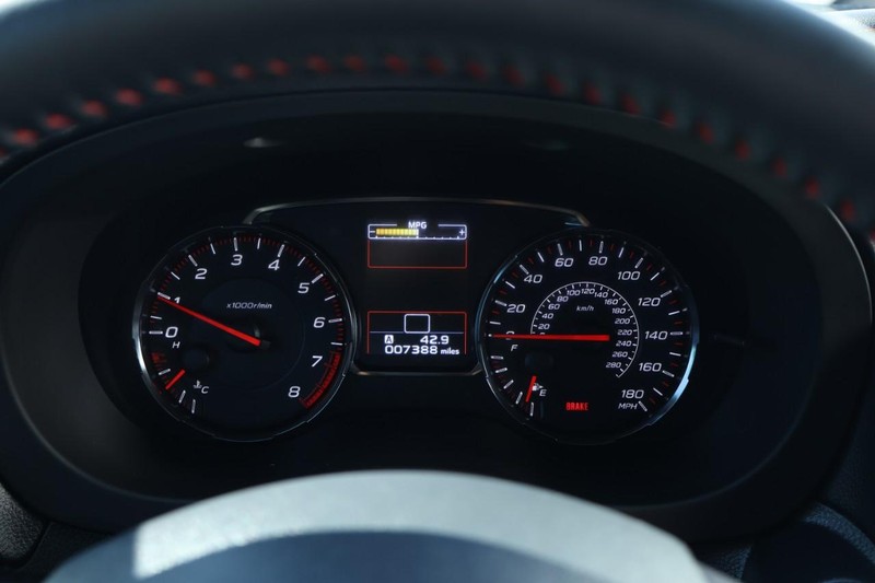 Subaru WRX Vehicle Full-screen Gallery Image 25