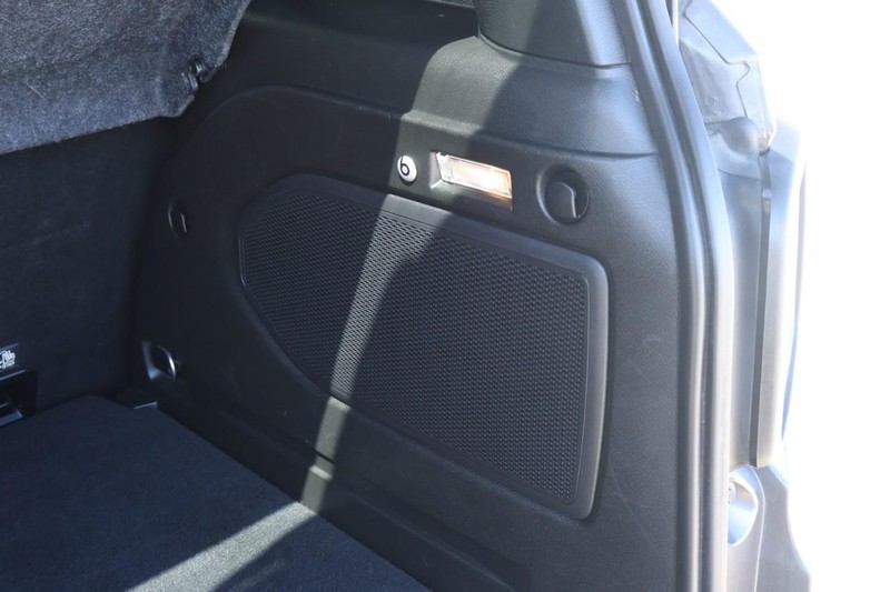 Jeep Renegade Vehicle Full-screen Gallery Image 11