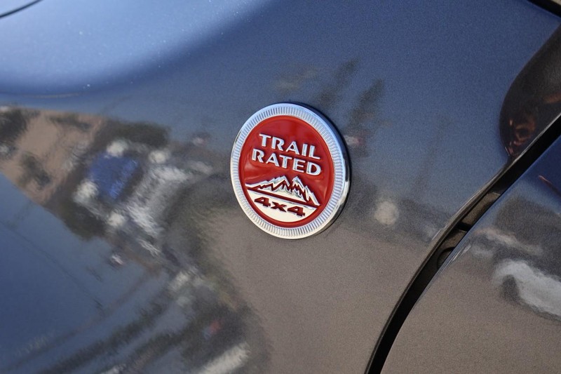 Jeep Renegade Vehicle Full-screen Gallery Image 17