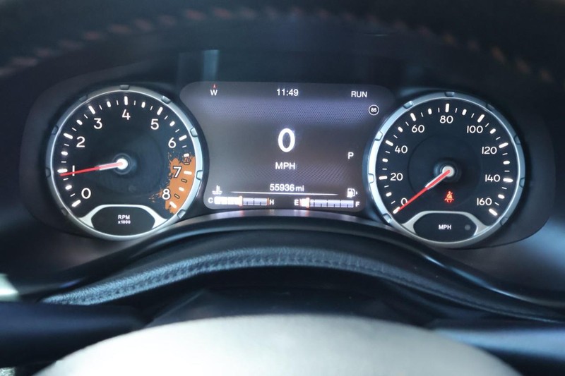 Jeep Renegade Vehicle Full-screen Gallery Image 34