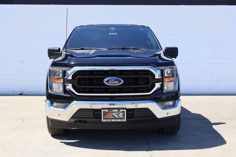Ford F-150 Vehicle Full-screen Gallery Image 02