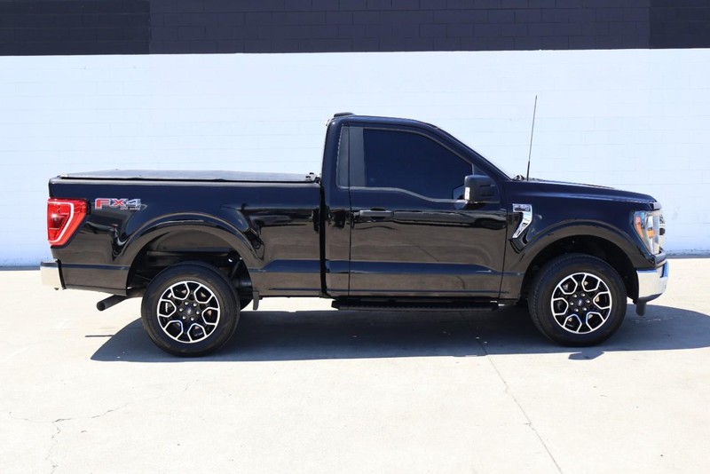 Ford F-150 Vehicle Full-screen Gallery Image 04