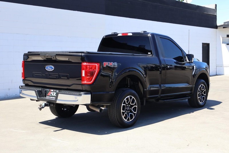 Ford F-150 Vehicle Full-screen Gallery Image 05