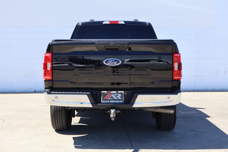 Ford F-150 Vehicle Full-screen Gallery Image 06