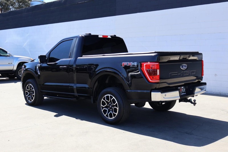 Ford F-150 Vehicle Full-screen Gallery Image 11