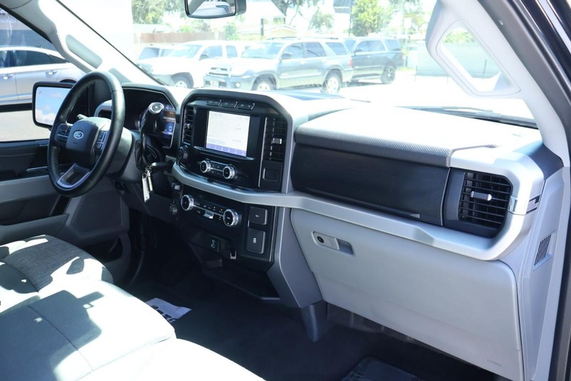 Ford F-150 Vehicle Full-screen Gallery Image 23