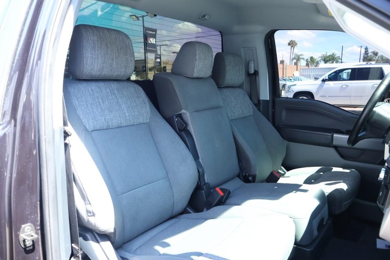 Ford F-150 Vehicle Full-screen Gallery Image 24