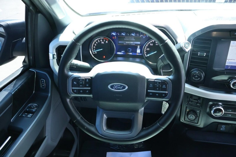 Ford F-150 Vehicle Full-screen Gallery Image 25