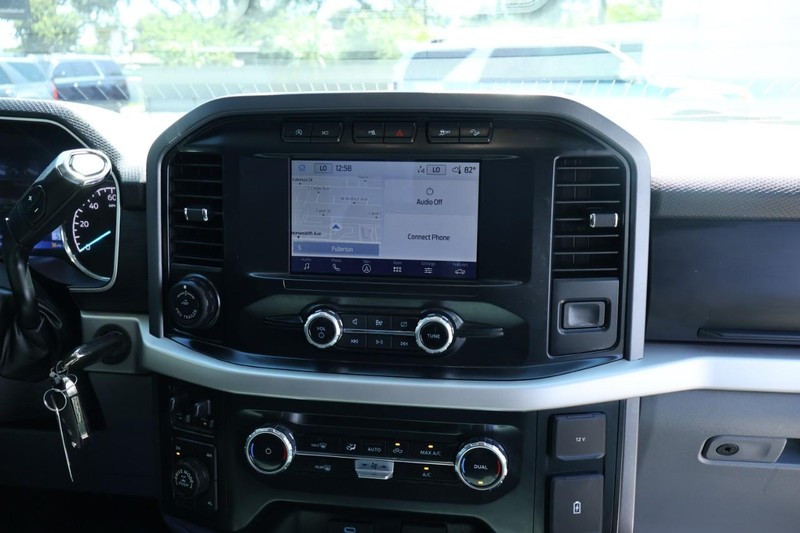 Ford F-150 Vehicle Full-screen Gallery Image 26