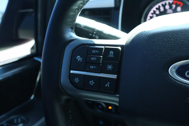 Ford F-150 Vehicle Full-screen Gallery Image 29