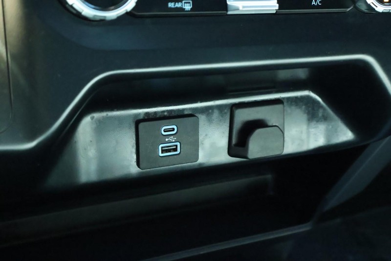 Ford F-150 Vehicle Full-screen Gallery Image 36