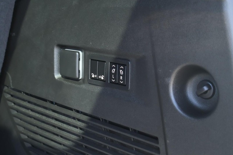 Chevrolet Tahoe Vehicle Full-screen Gallery Image 10