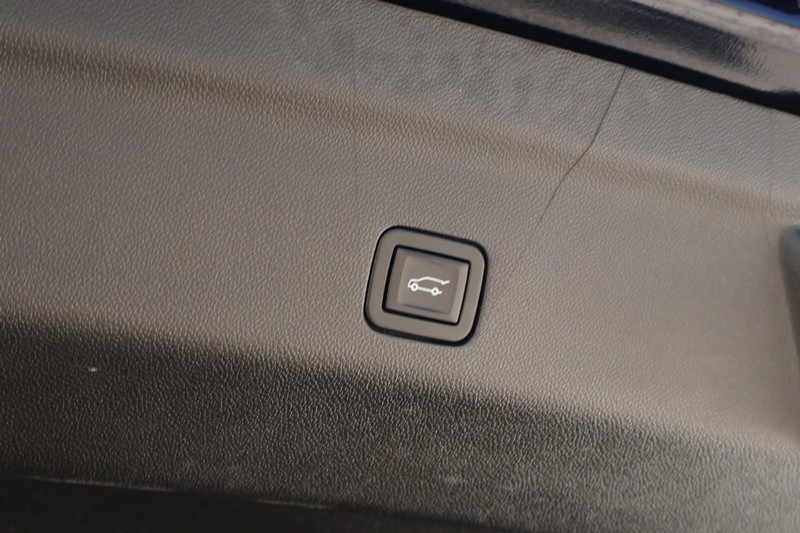 Chevrolet Tahoe Vehicle Full-screen Gallery Image 11