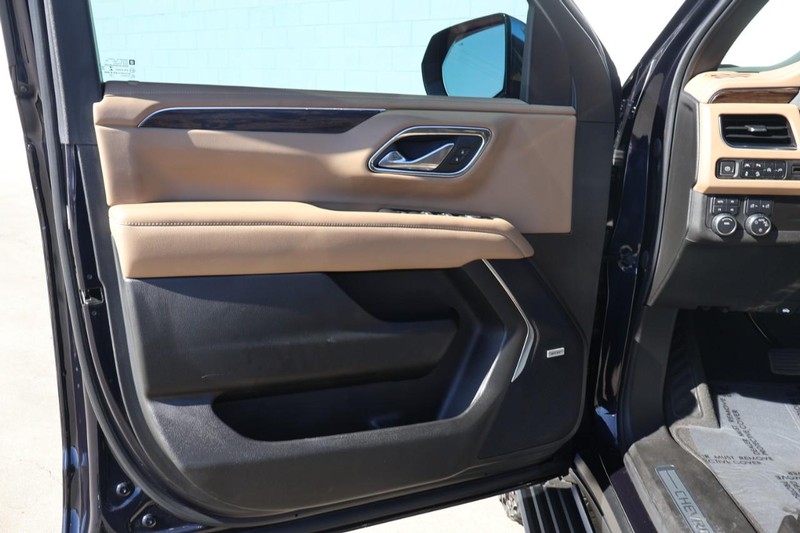 Chevrolet Tahoe Vehicle Full-screen Gallery Image 18