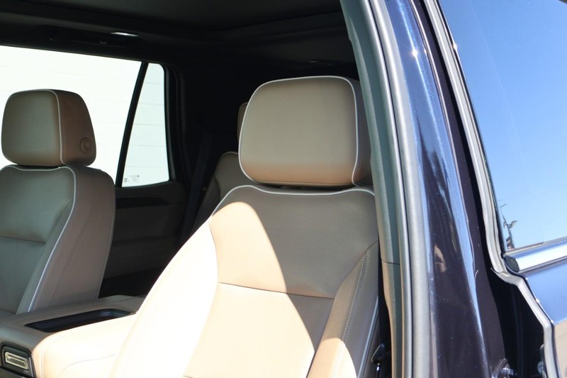 Chevrolet Tahoe Vehicle Full-screen Gallery Image 24