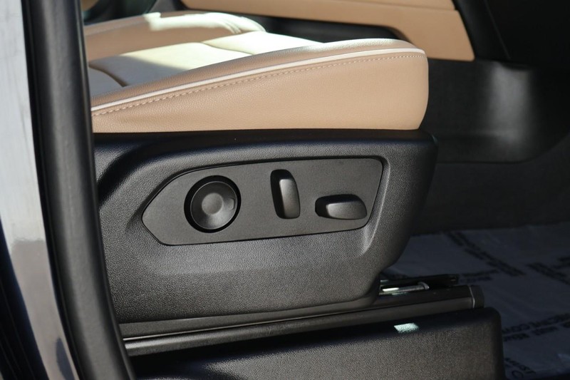 Chevrolet Tahoe Vehicle Full-screen Gallery Image 26