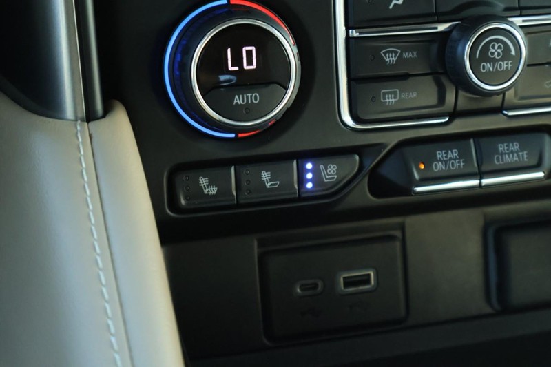 Chevrolet Tahoe Vehicle Full-screen Gallery Image 44