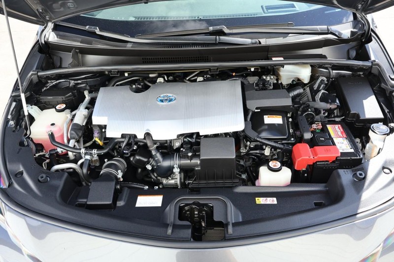 Toyota Prius Prime Vehicle Full-screen Gallery Image 13
