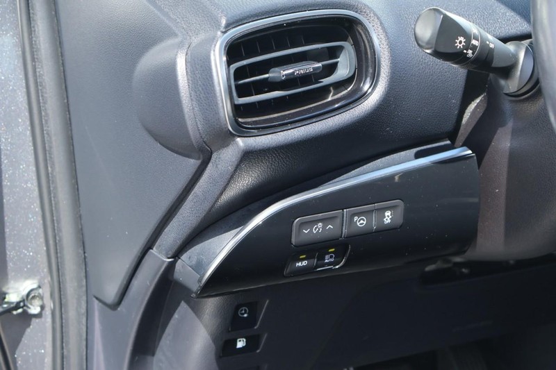 Toyota Prius Prime Vehicle Full-screen Gallery Image 16