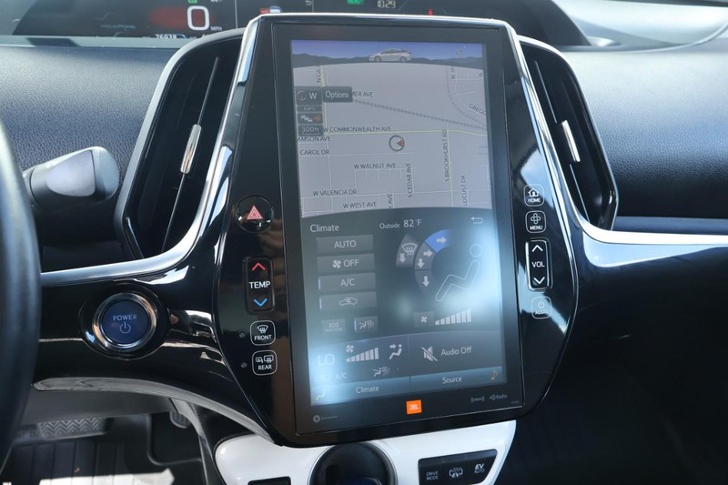 Toyota Prius Prime Vehicle Full-screen Gallery Image 32