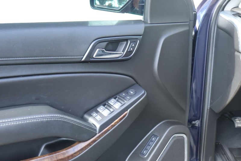 Chevrolet Tahoe Vehicle Full-screen Gallery Image 18