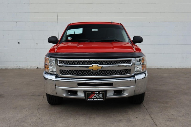 Chevrolet Silverado 1500 Vehicle Full-screen Gallery Image 03