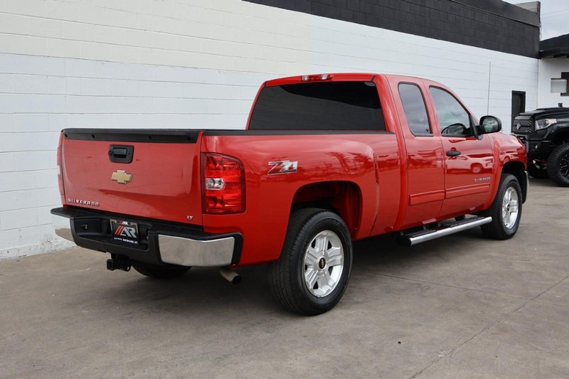 Chevrolet Silverado 1500 Vehicle Full-screen Gallery Image 05