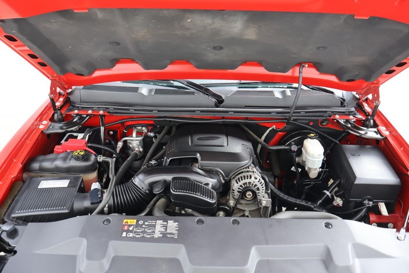 Chevrolet Silverado 1500 Vehicle Full-screen Gallery Image 18