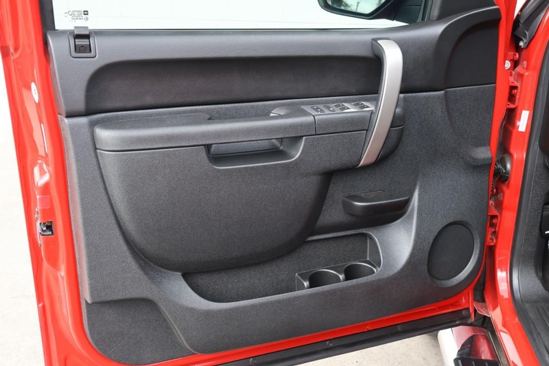 Chevrolet Silverado 1500 Vehicle Full-screen Gallery Image 19