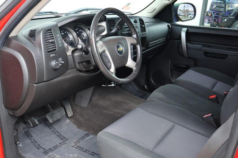 Chevrolet Silverado 1500 Vehicle Full-screen Gallery Image 20