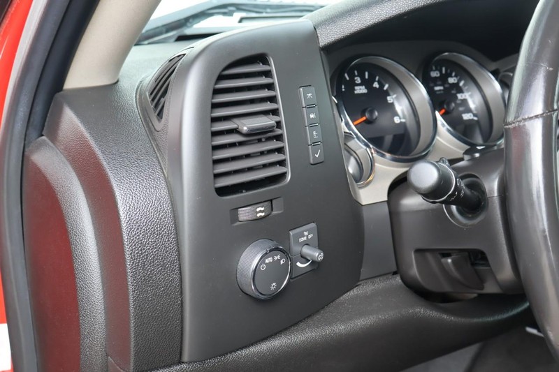 Chevrolet Silverado 1500 Vehicle Full-screen Gallery Image 21