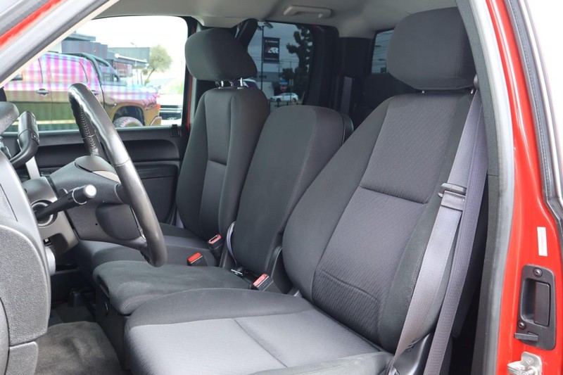 Chevrolet Silverado 1500 Vehicle Full-screen Gallery Image 23