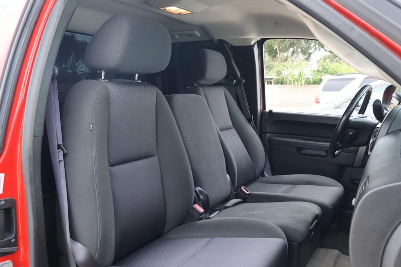 Chevrolet Silverado 1500 Vehicle Full-screen Gallery Image 26