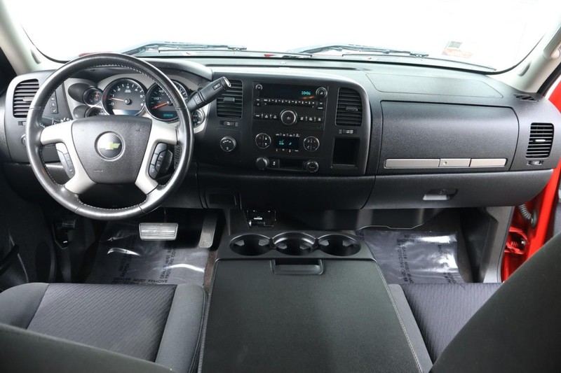Chevrolet Silverado 1500 Vehicle Full-screen Gallery Image 29