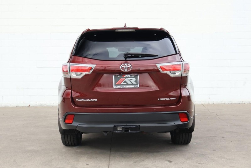 Toyota Highlander Vehicle Full-screen Gallery Image 06