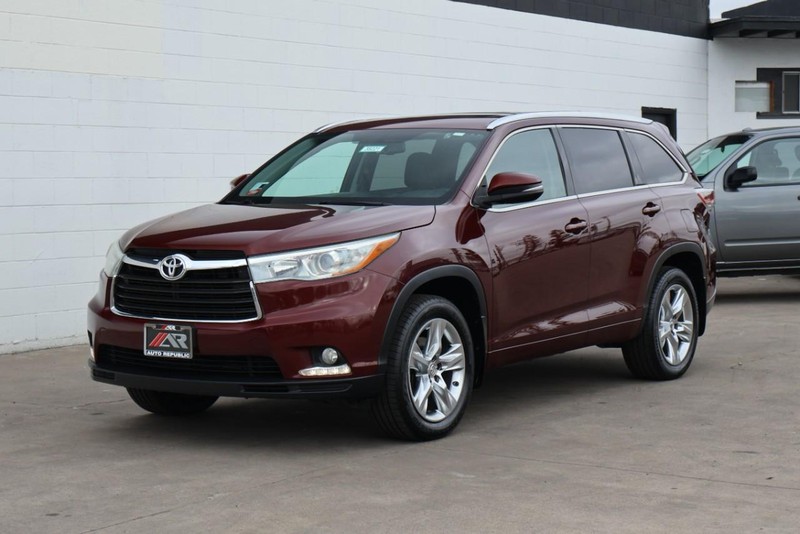 Toyota Highlander Vehicle Full-screen Gallery Image 13