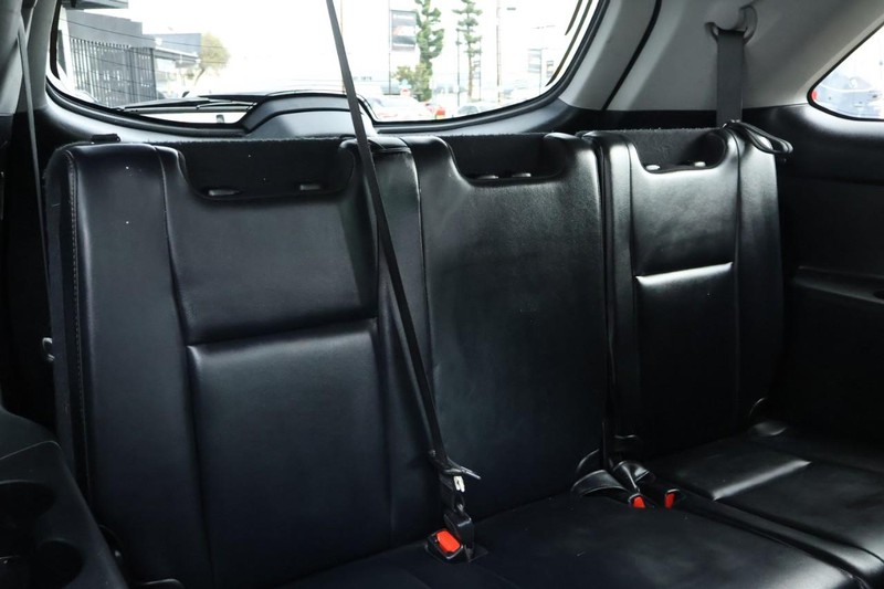 Toyota Highlander Vehicle Full-screen Gallery Image 29