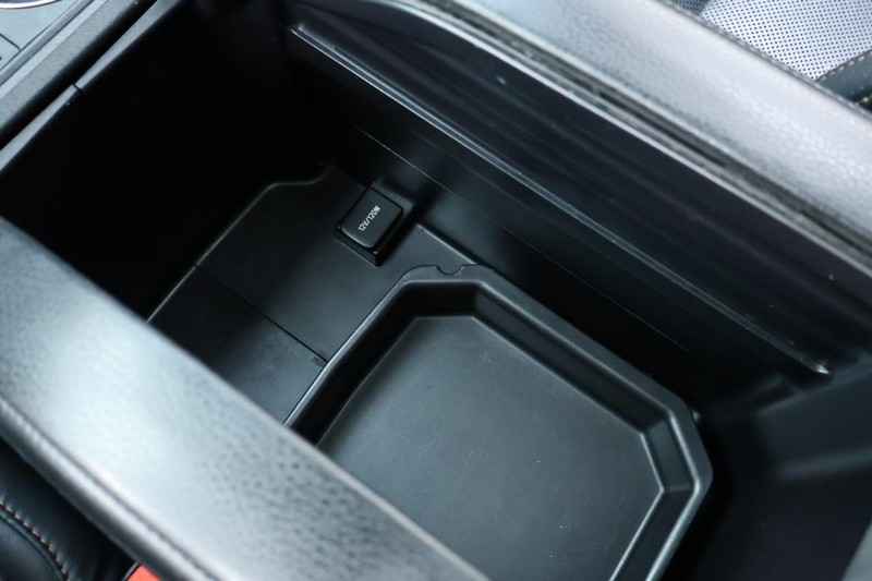 Toyota Highlander Vehicle Full-screen Gallery Image 41