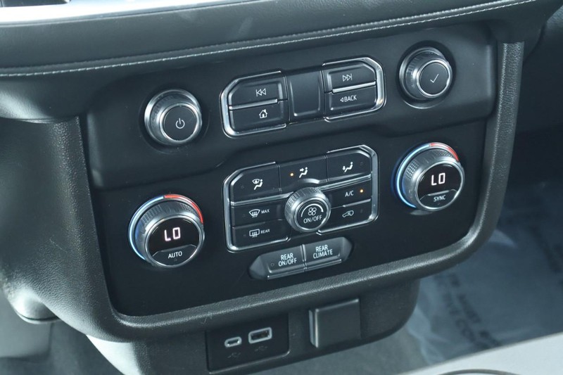 Chevrolet Tahoe Vehicle Full-screen Gallery Image 40