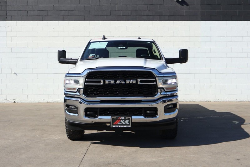 Ram 2500 Vehicle Full-screen Gallery Image 03