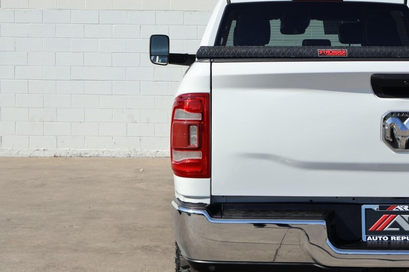 Ram 2500 Vehicle Full-screen Gallery Image 07