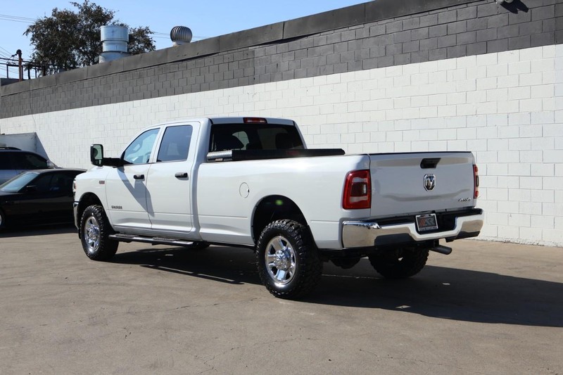 Ram 2500 Vehicle Full-screen Gallery Image 11