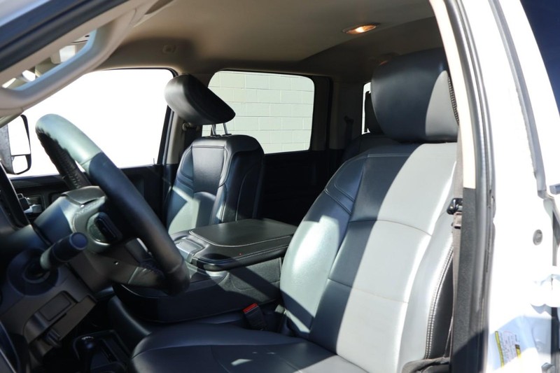 Ram 2500 Vehicle Full-screen Gallery Image 21