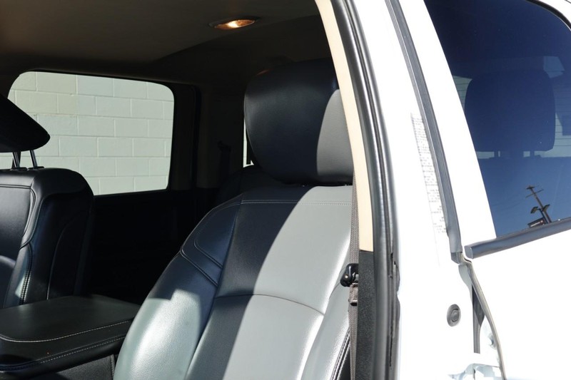 Ram 2500 Vehicle Full-screen Gallery Image 22