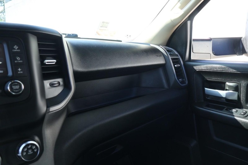 Ram 2500 Vehicle Full-screen Gallery Image 24