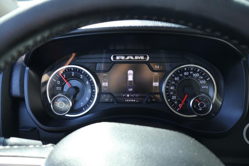 Ram 2500 Vehicle Full-screen Gallery Image 28